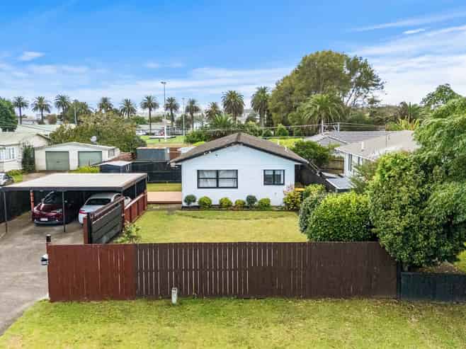 1/108 Gloucester Road, Manurewa