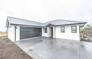 32 Tirimoana Place , Otamatea