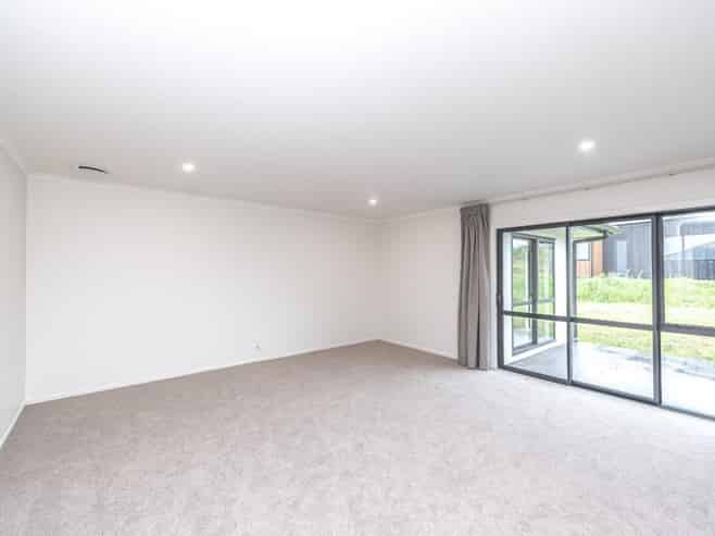 32 Tirimoana Place , Otamatea