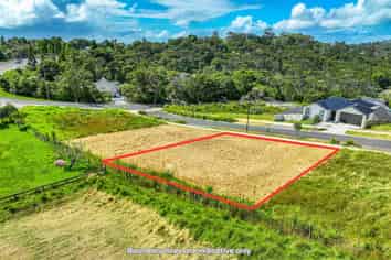 6 Awanui Road, Red Beach