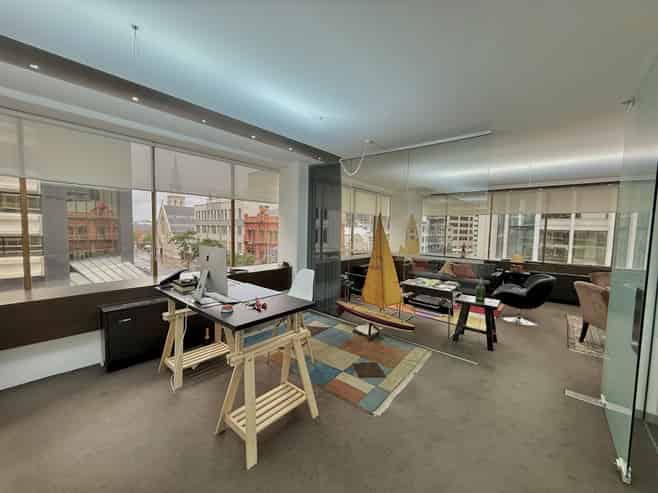 Rare full floor corner office | Light & bright