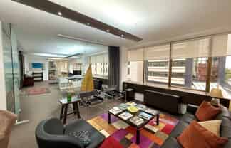 Rare full floor corner office | Light & bright