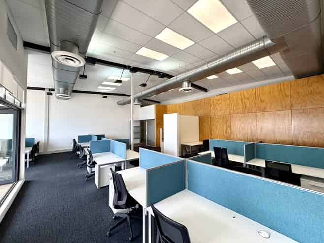 Harbour views & balcony on the Viaduct