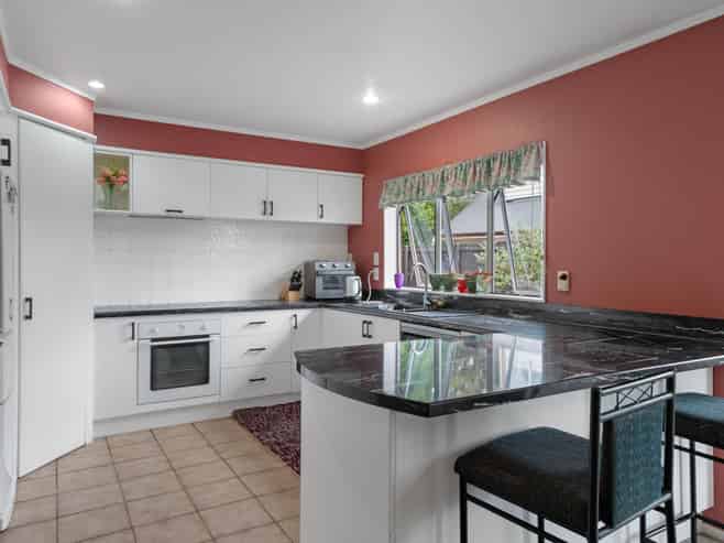 A/325 Royal Road, Massey