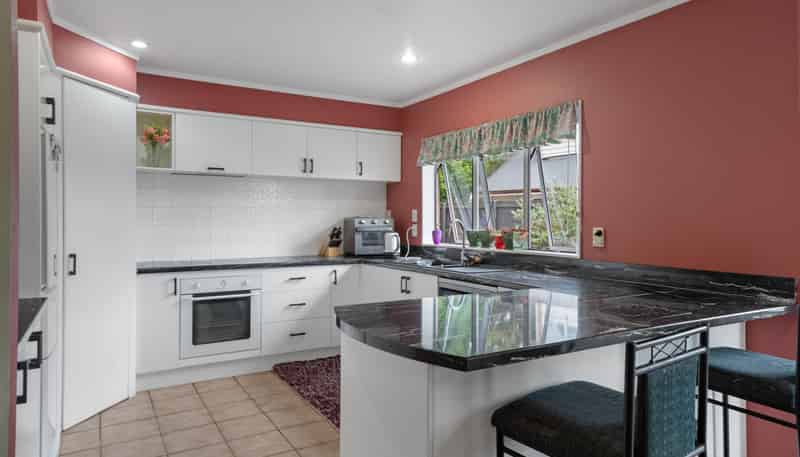 A/325 Royal Road, Massey