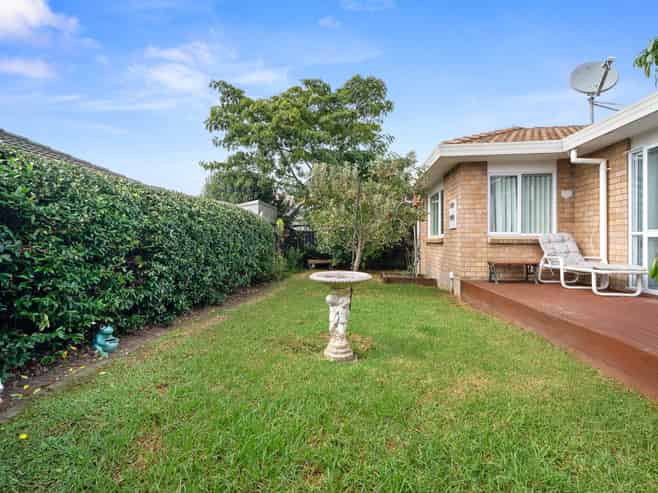 A/325 Royal Road, Massey