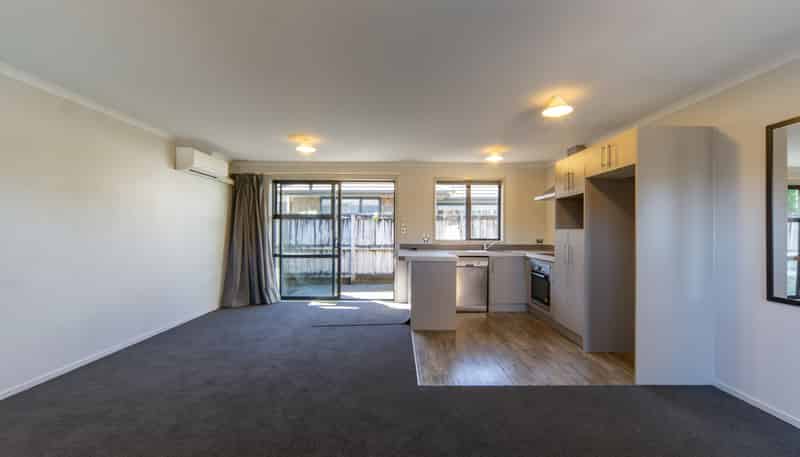 5/102 Old Farm Road, Hamilton East