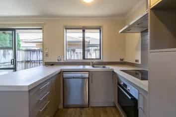 5/102 Old Farm Road, Hamilton East