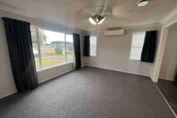 174 Queen Street West, Levin