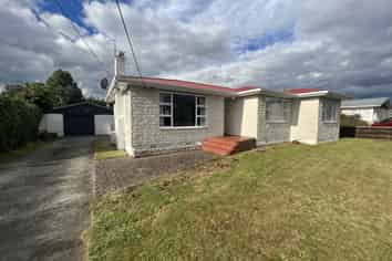 174 Queen Street West, Levin