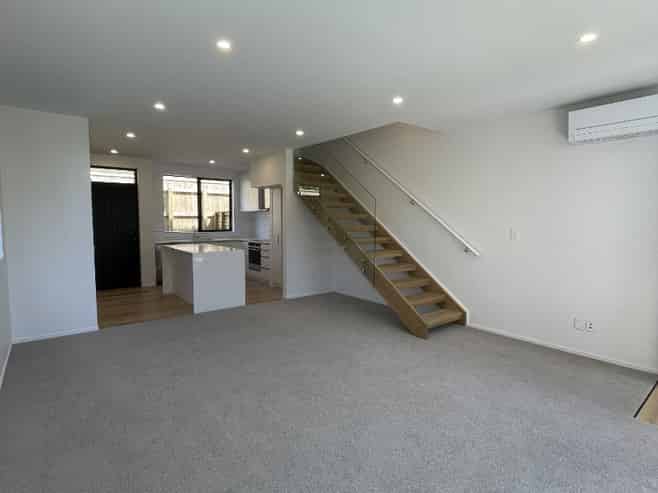 2/13 Fancourt Street, Karori