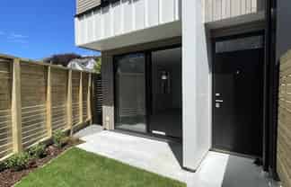 2/13 Fancourt Street, Karori