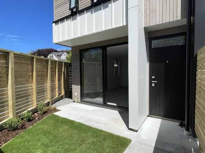 2/13 Fancourt Street, Karori