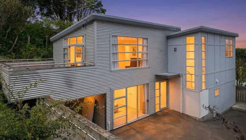 9 Rhine Street, ISLAND BAY