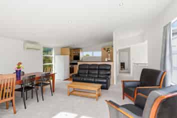 9 Rhine Street, ISLAND BAY