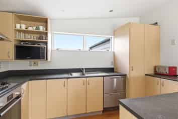 9 Rhine Street, ISLAND BAY