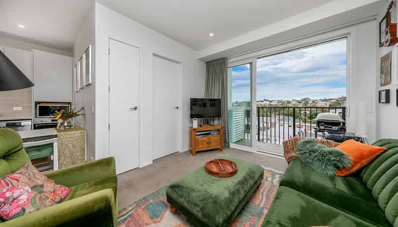 502/1817a Great North Road, Avondale
