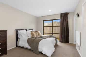 16A Truman Road, BRYNDWR