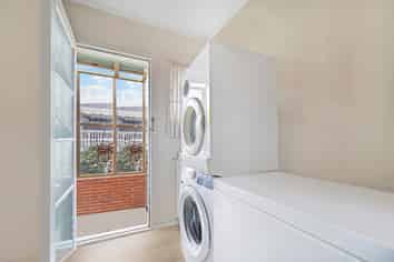 64b Bentley Ave, Glenfield