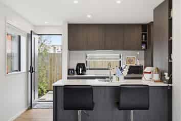 10/321 Lincoln Road, Addington