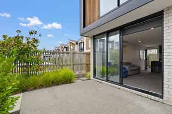 10/321 Lincoln Road, Addington