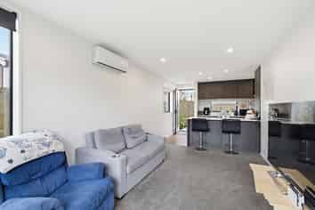 10/321 Lincoln Road, Addington