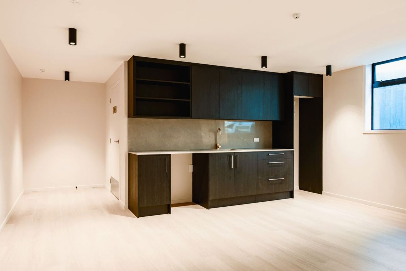 Immaculate 278 m² Eden Terrace Showroom/Warehouse - Fler