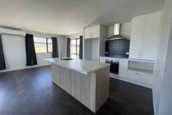 30 Kingfisher Avenue, Amberley