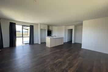 30 Kingfisher Avenue, Amberley