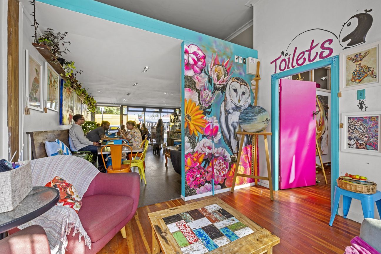 Make your mark in the heart of Raglan - Lisää