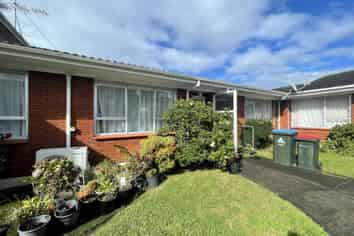 2/164 White Swan Road, Mount Roskill