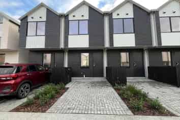 15/21 Makomako Drive, Orewa