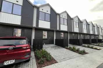 15/21 Makomako Drive, Orewa