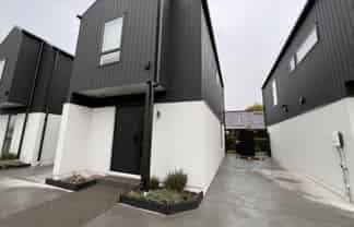 2/98 Proctor Street, Papanui