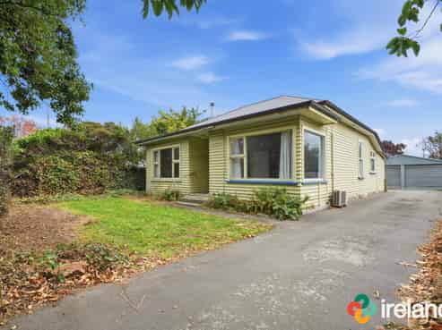 21 Defoe Place, Waltham