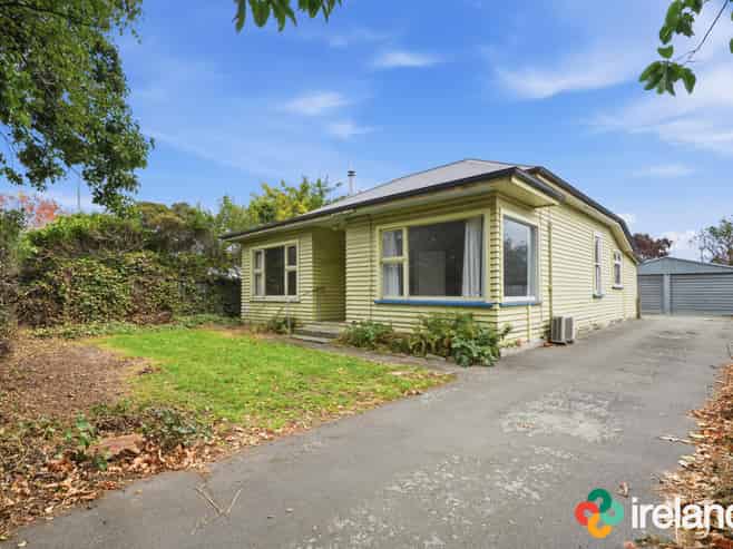 21 Defoe Place, Waltham