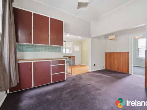 21 Defoe Place, Waltham