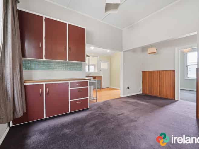 21 Defoe Place, Waltham