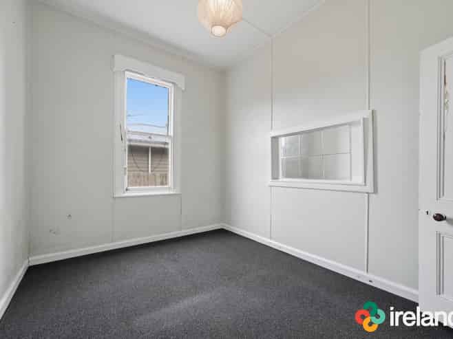 21 Defoe Place, Waltham