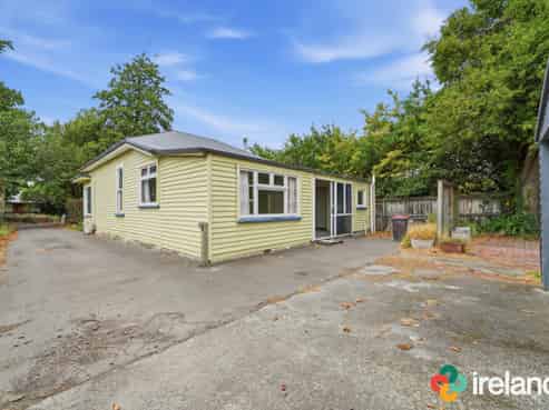 21 Defoe Place, Waltham