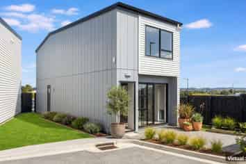 1/9 Bronzewater Drive, Silverdale