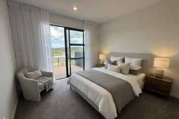 1/9 Bronzewater Drive, Silverdale