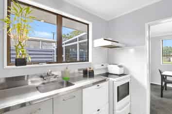 2 Hampton Place, Springvale