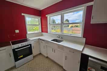 1217 Willowpark Road North, Mayfair