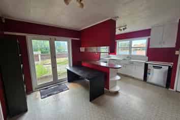 1217 Willowpark Road North, Mayfair