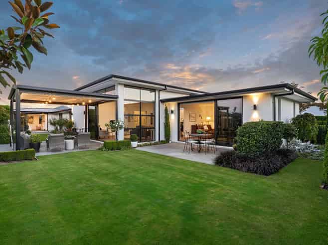 4 Carnaveron Drive, Lincoln