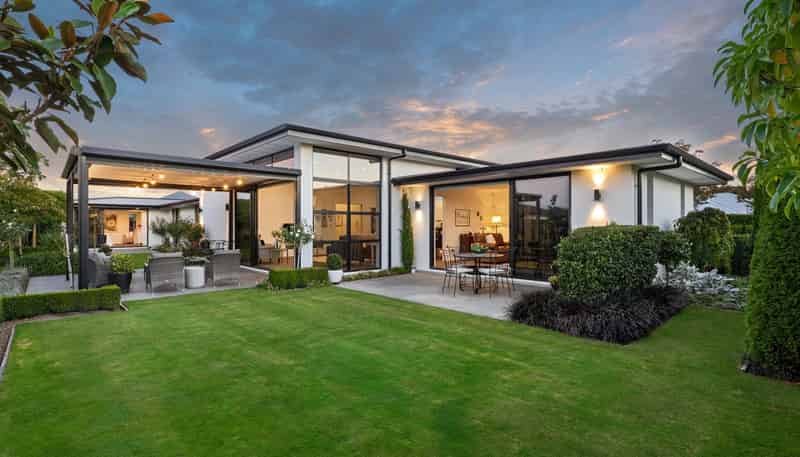 4 Carnaveron Drive, Lincoln