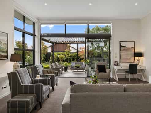4 Carnaveron Drive, Lincoln
