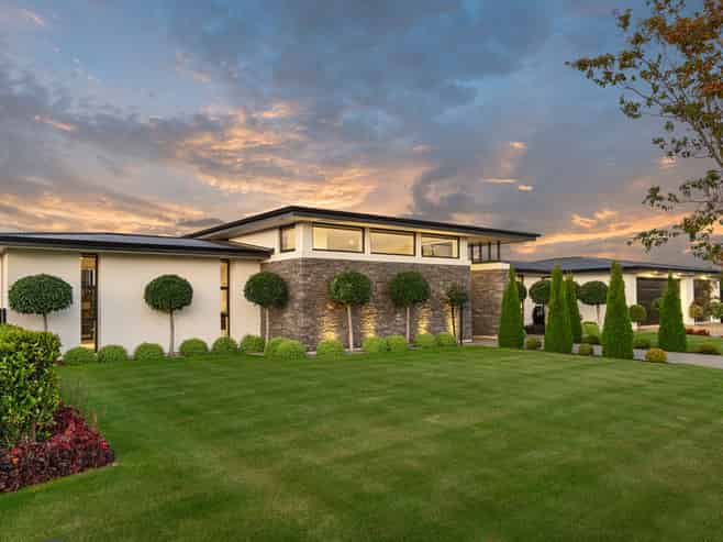 4 Carnaveron Drive, Lincoln