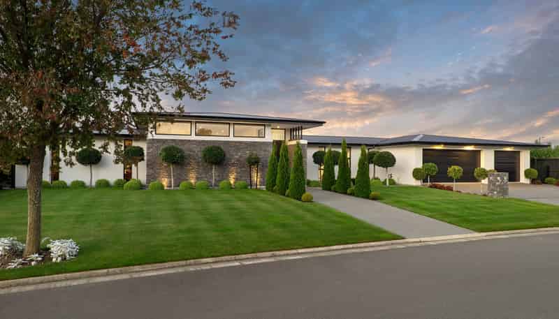 4 Carnaveron Drive, Lincoln